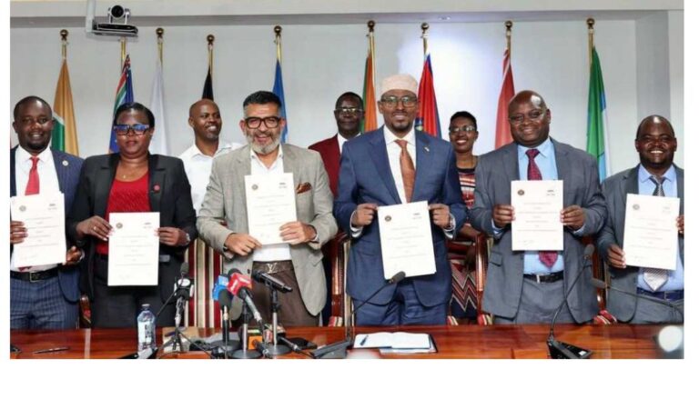 The Kenya National Union of Nurses and Midwives (KNUNM) has called off its nationwide strike after 43 days.