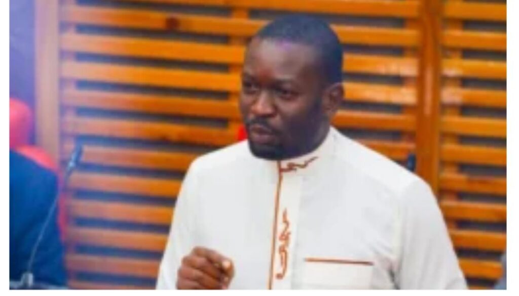 Sifuna has called out Businessman Aliko Dangote over claims that he would deal with anyone who tries to cause problems with the Lamu Oil Refinery