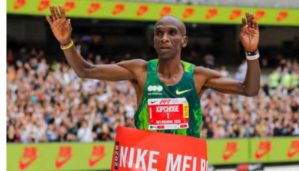 Eliud Kipchoge wins first marathon in 3 years in Melbourne, sets new record