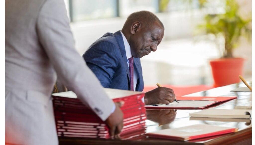 Ruto assents to bill sustaining 8% VAT on petroleum products